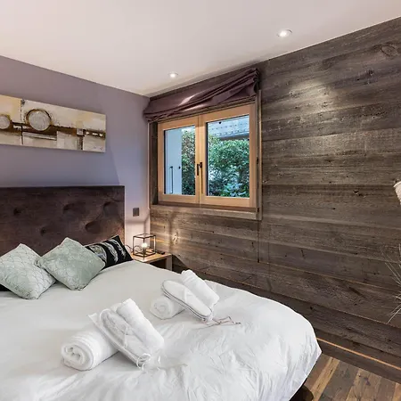 100m² Centre Megeve, 3 En Suites, Parking, Jardin - Fr-1-569-168